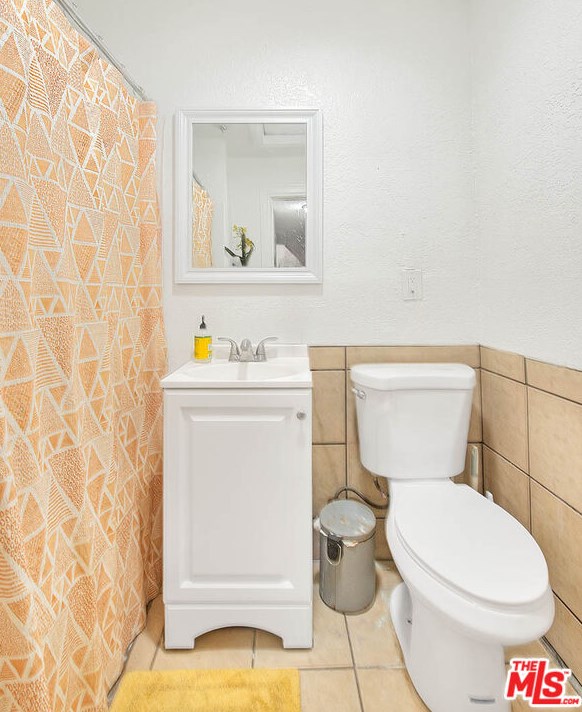 438 84th Pl, Los Angeles CA  90003-3106 exterior