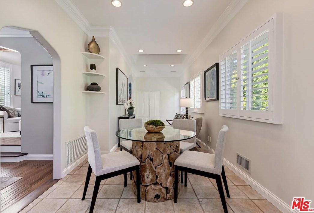 1410 Woodruff Ave, Los Angeles CA  90024-5106 exterior