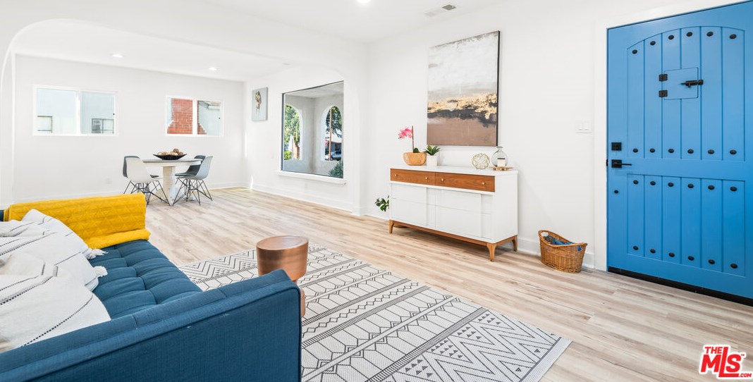 7011 Haas Ave, Los Angeles CA  90047-1642 exterior