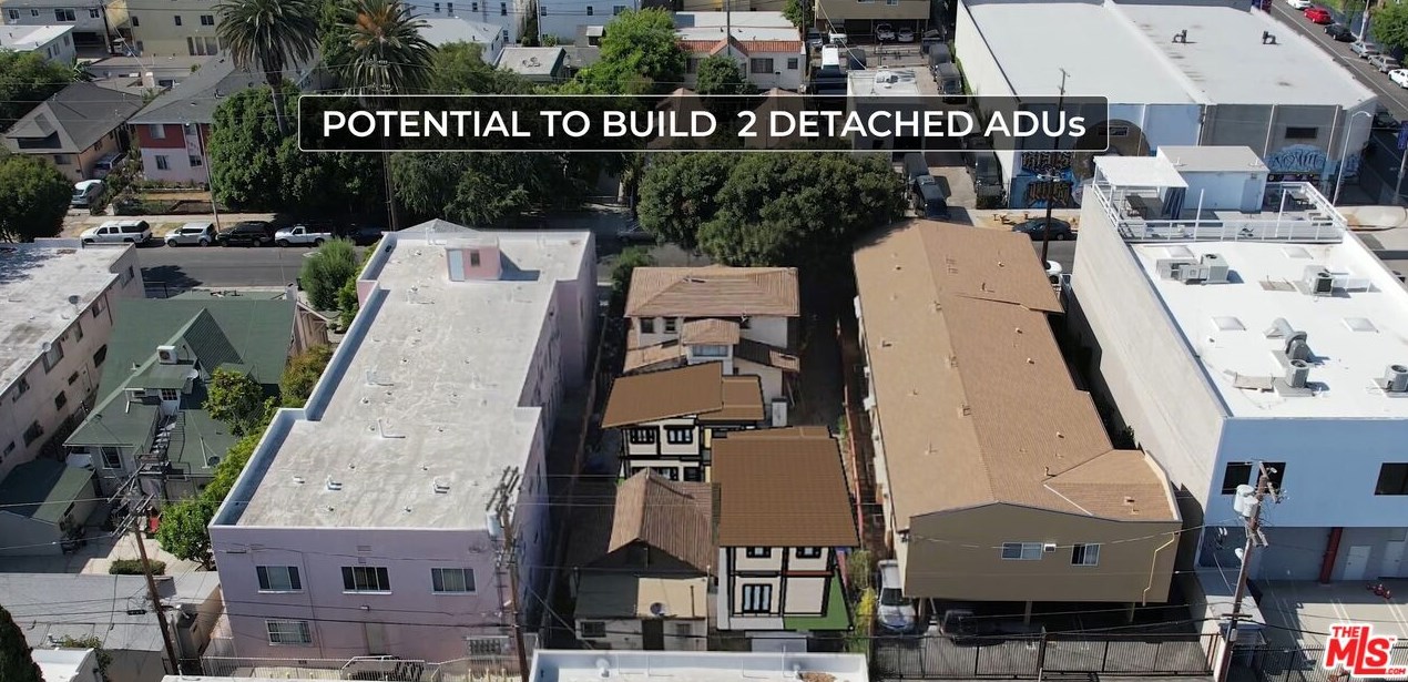 5816 Willoughby Ave, Los Angeles CA  90038-3012 exterior