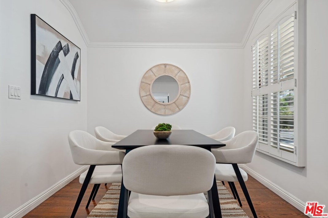 11401 Rose Ave, Los Angeles CA  90066-1228 exterior