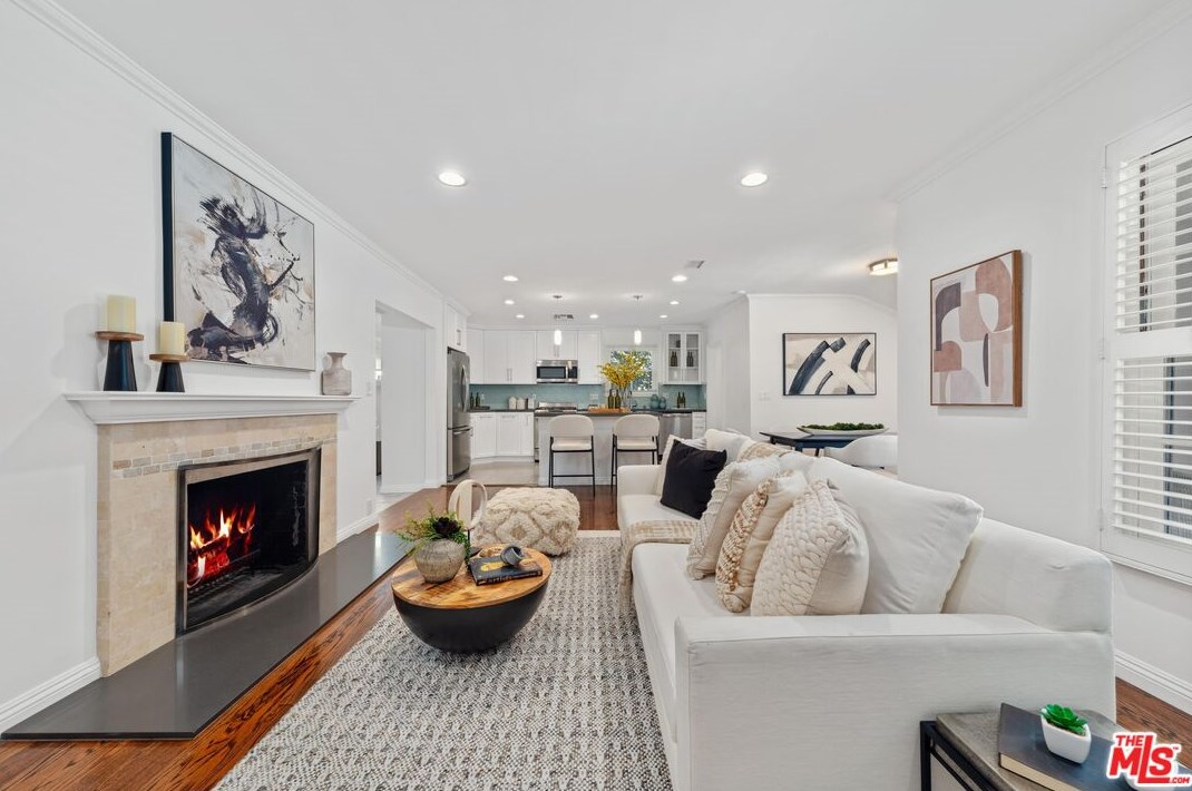 11401 Rose Ave, Los Angeles CA  90066-1228 exterior