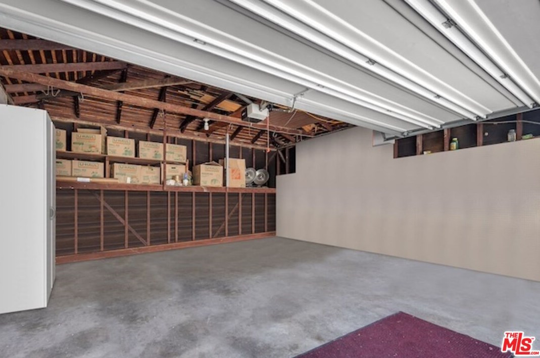 3801 Grayburn Ave, Los Angeles CA  90008-1940 exterior