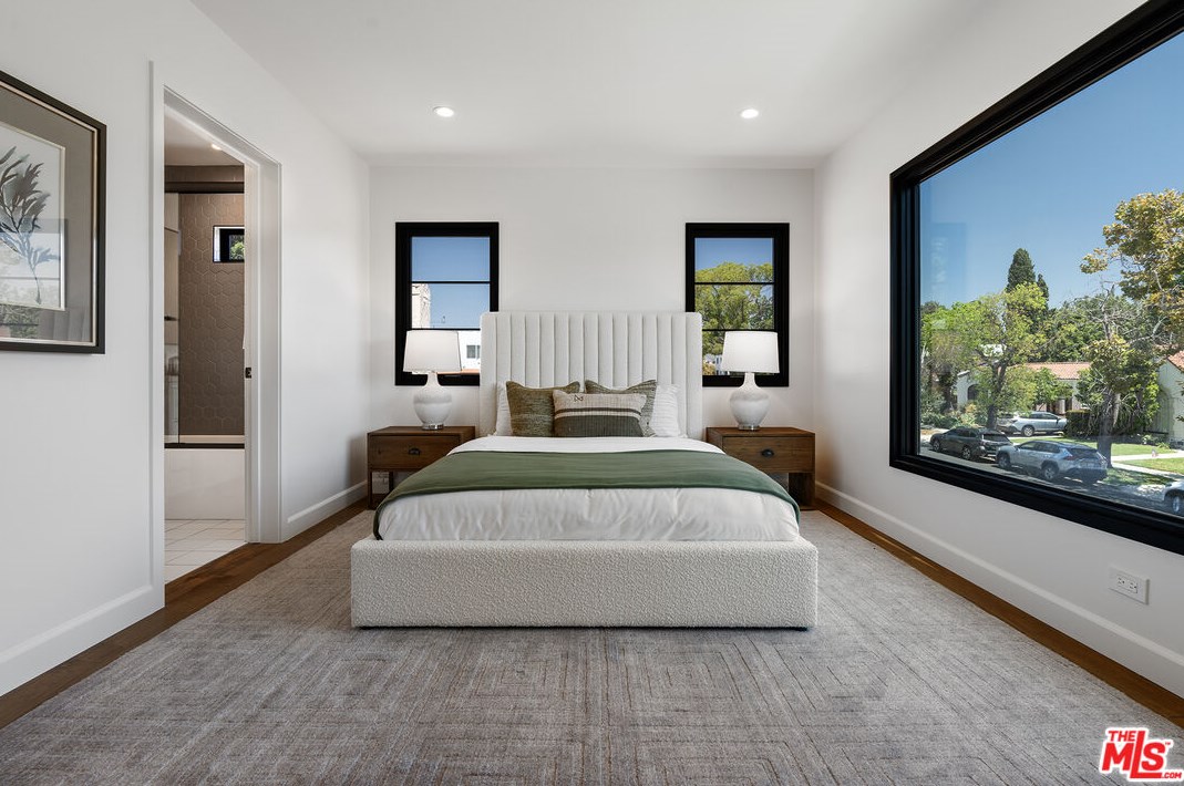 1283 Sycamore Ave, Los Angeles CA  90019-1550 exterior