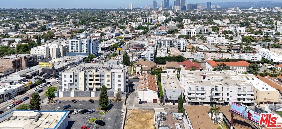 1250 Corning St, Los Angeles CA  90035-2443 exterior