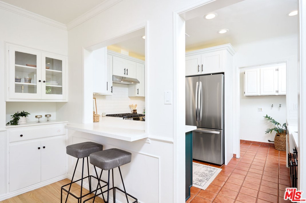 10727 Garfield Ave, Los Angeles CA  90230-4112 exterior