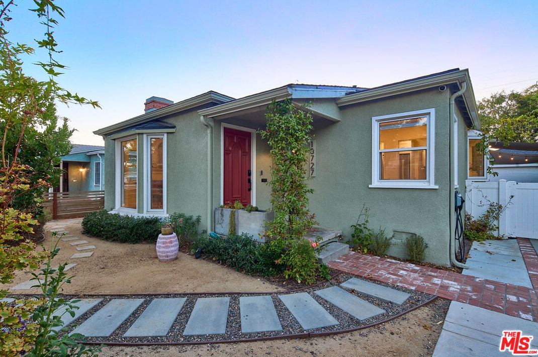 10727 Garfield Ave, Los Angeles CA  90230-4112 exterior
