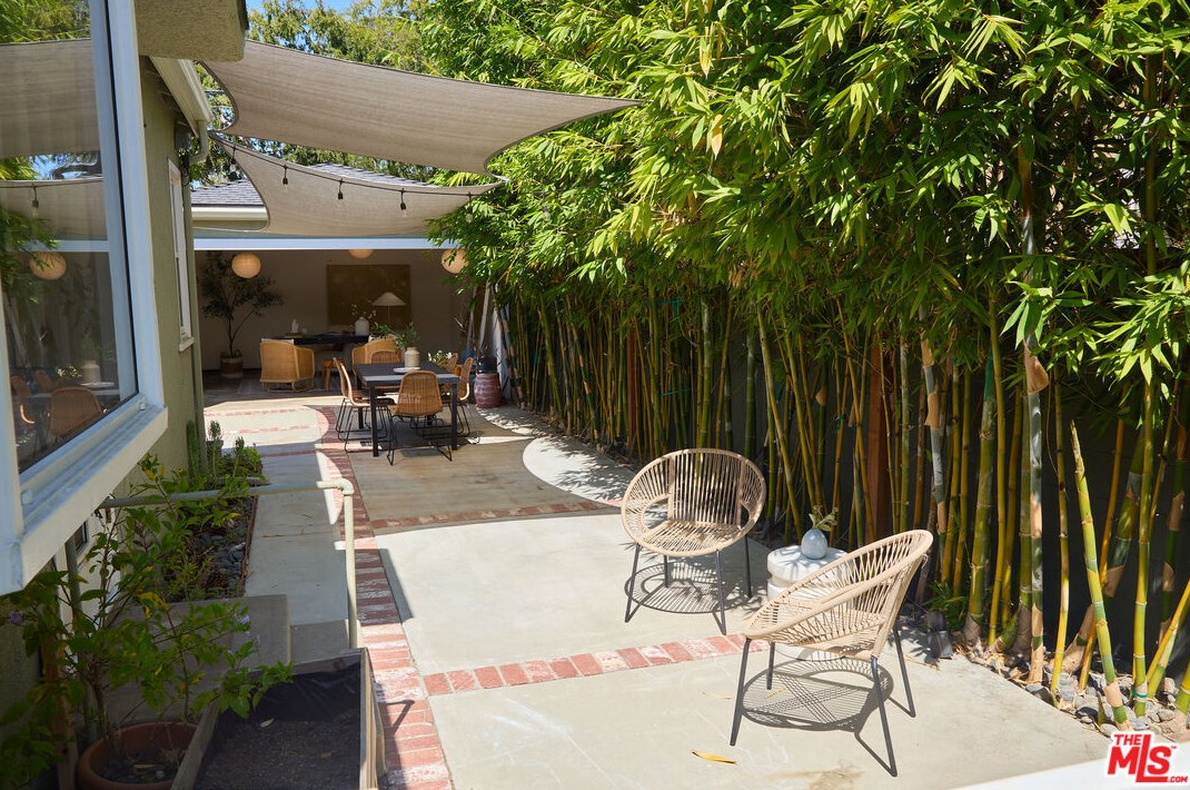 10727 Garfield Ave, Los Angeles CA  90230-4112 exterior
