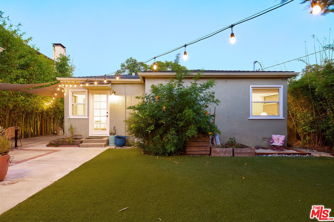 10727 Garfield Ave, Los Angeles CA  90230-4112 exterior