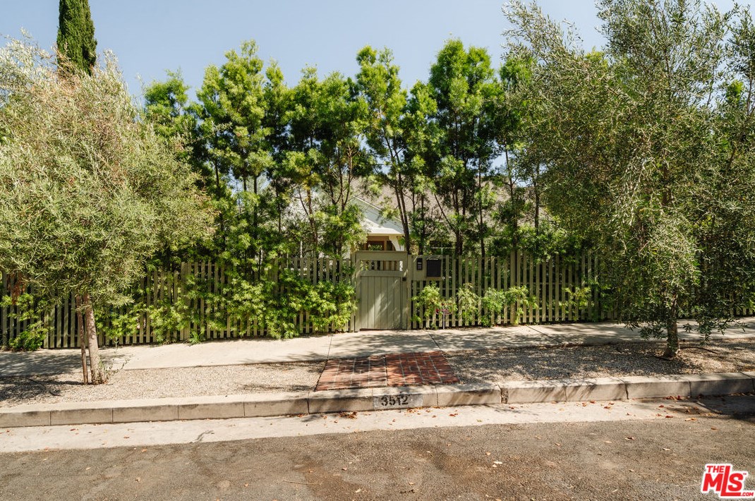 3512 Griffith Park Blvd, Los Angeles CA  90027-1405 exterior