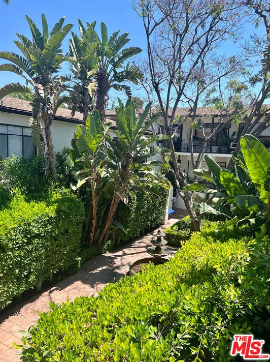 1318 Crescent Heights Blvd, Los Angeles CA  90046-4556 exterior