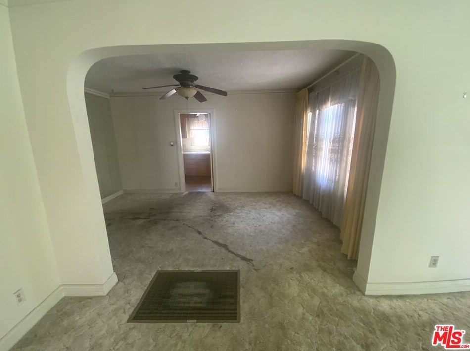 2952 Bronson Ave, Los Angeles CA  90018-2836 exterior