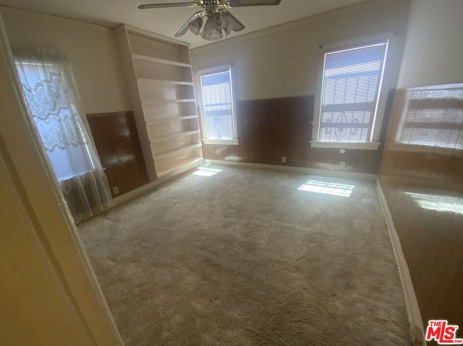 2952 Bronson Ave, Los Angeles CA  90018-2836 exterior