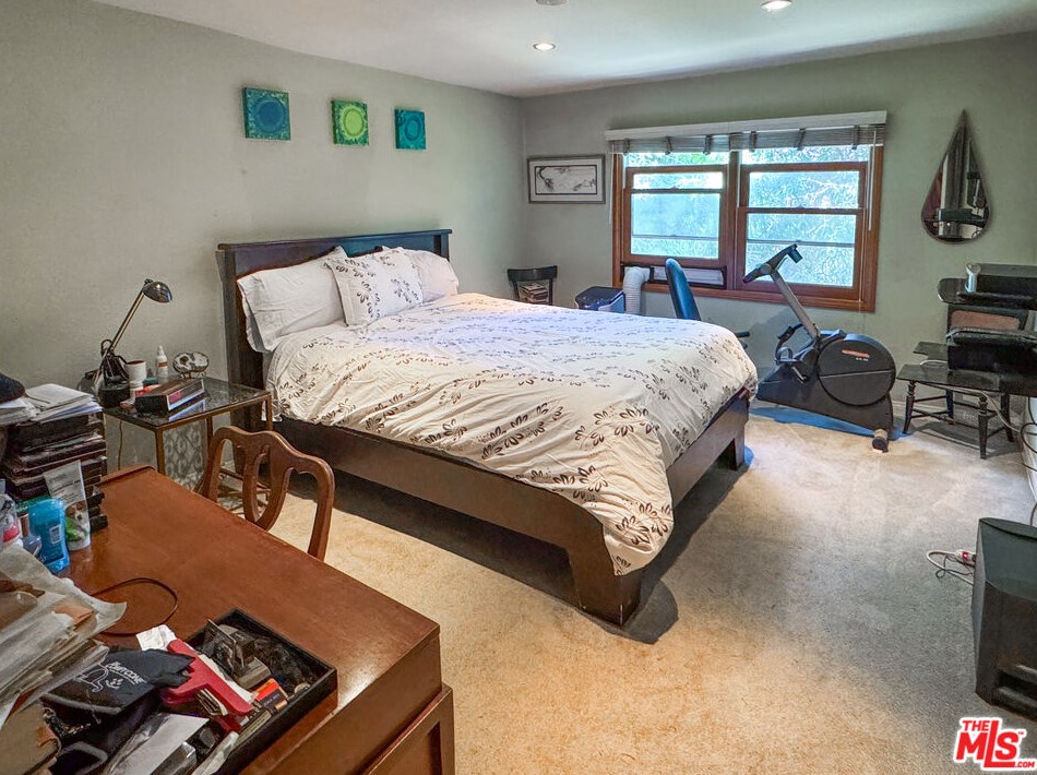 622 Maltman Ave, Los Angeles CA  90026-3519 exterior