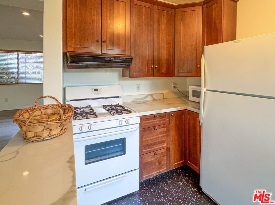 622 Maltman Ave, Los Angeles CA  90026-3519 exterior
