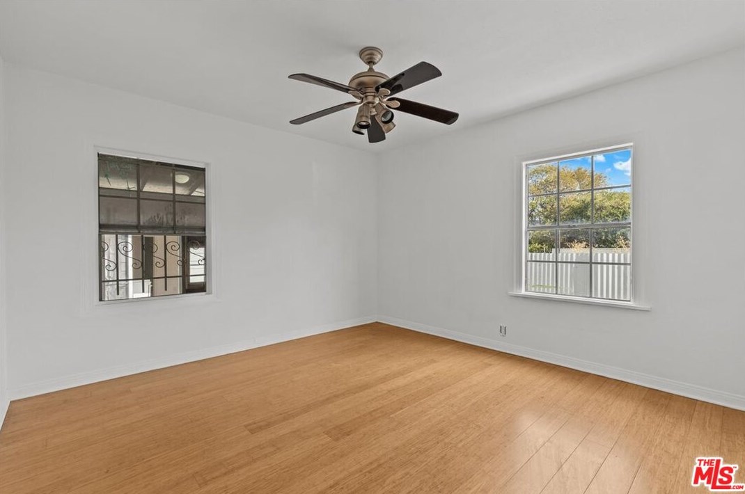 2405 Clyde Ave, Los Angeles CA  90016-1017 exterior