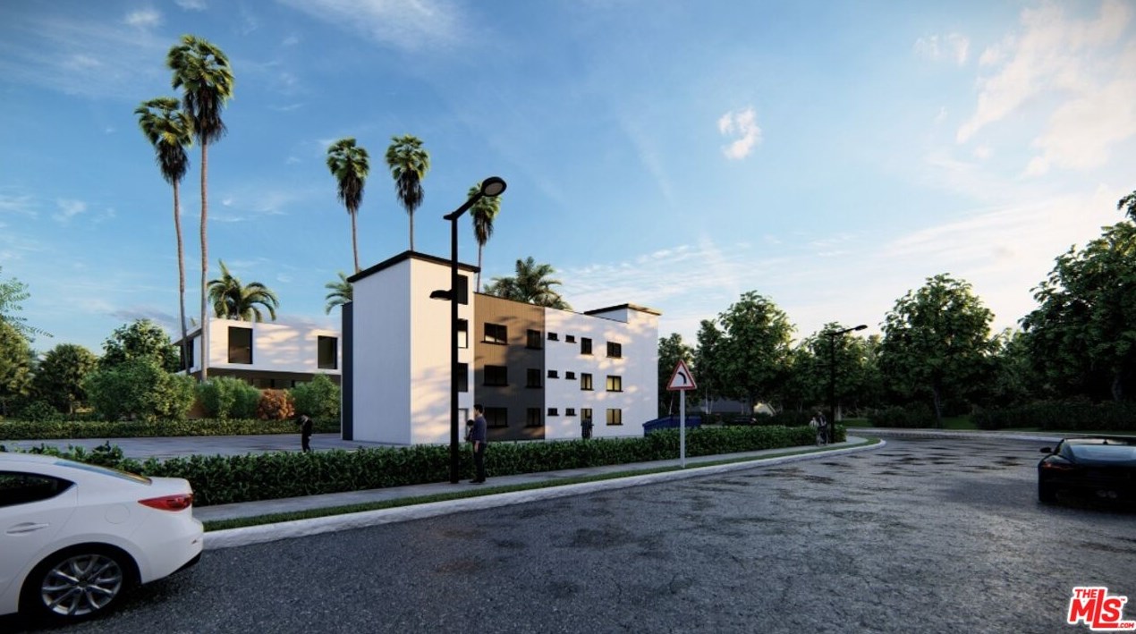 2405 Clyde Ave, Los Angeles CA  90016-1017 exterior