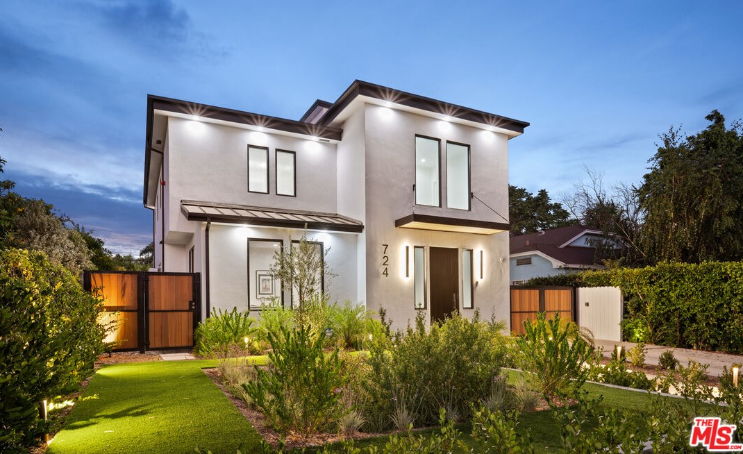 724 Ogden Dr, Los Angeles CA  90046-7306 exterior