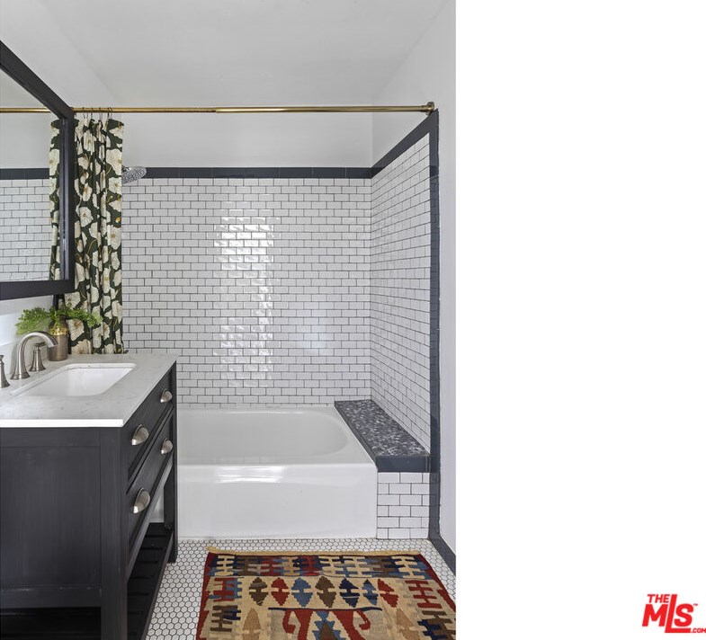 631 Pheasant Dr, Los Angeles CA  90065-4005 exterior