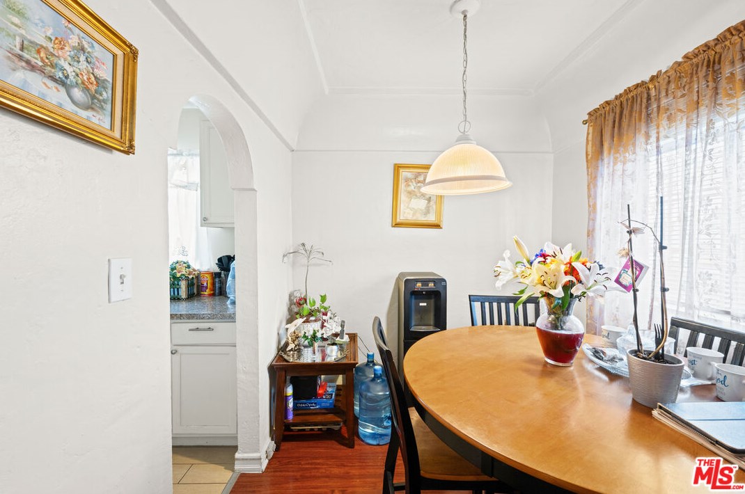 1743 70th St, Los Angeles CA  90001-2517 exterior