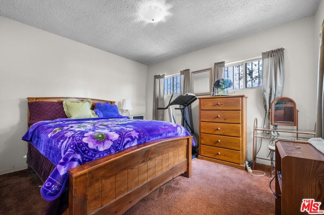 1479 101st St, Los Angeles CA  90002-2836 exterior