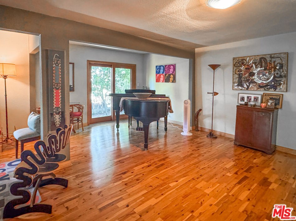 622 Maltman Ave, Los Angeles CA  90026-3519 exterior