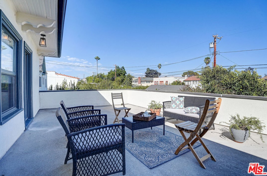 1944 Virginia Rd, Los Angeles CA  90016-3629 exterior