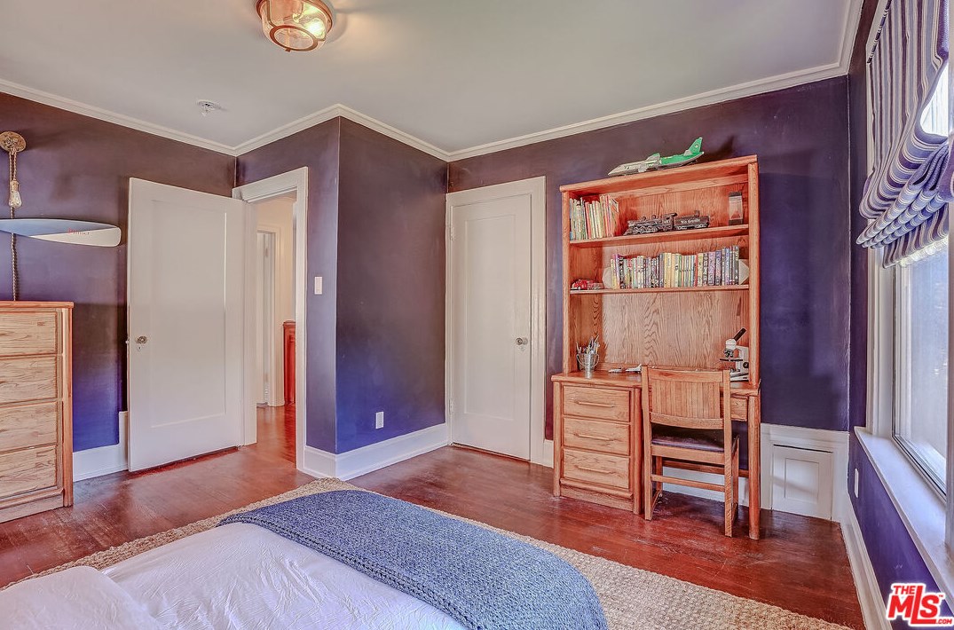 1944 Virginia Rd, Los Angeles CA  90016-3629 exterior