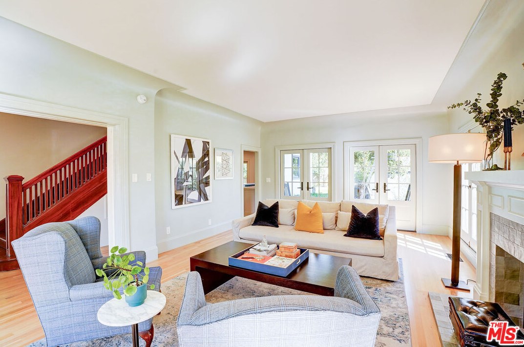 1944 Virginia Rd, Los Angeles CA  90016-3629 exterior