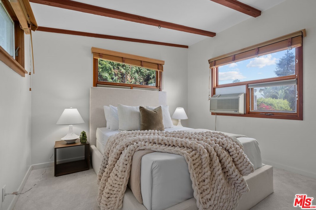 11423 Biona Dr, Los Angeles CA 90066-3307 exterior