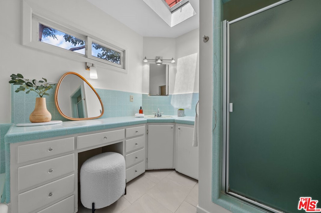 11423 Biona Dr, Los Angeles CA 90066-3307 exterior