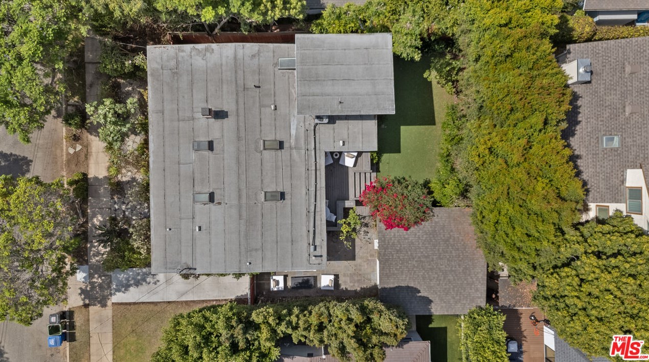 11423 Biona Dr, Los Angeles CA 90066-3307 exterior