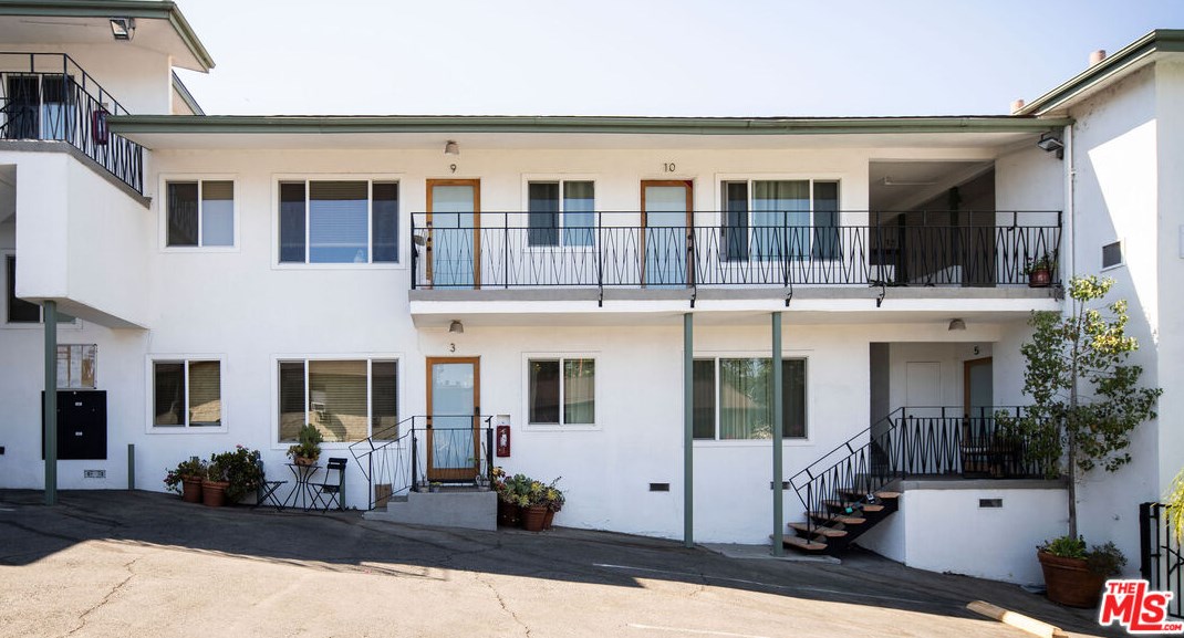 2135 Bellevue Ave, Los Angeles CA  90026-4043 exterior