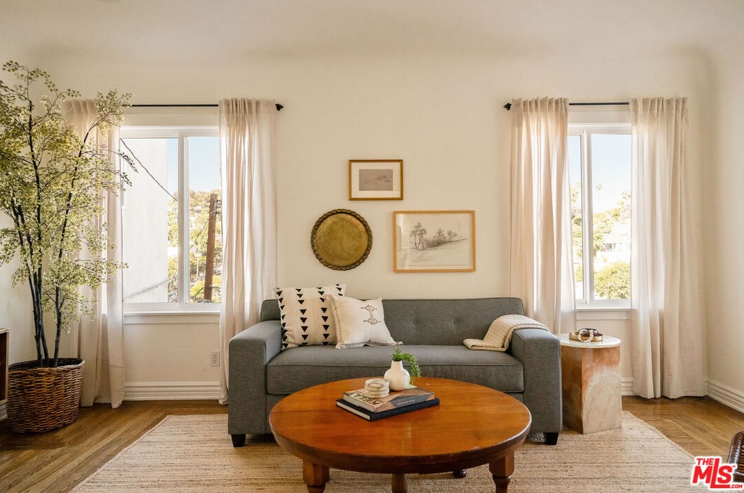 3311 Larissa Dr, Los Angeles CA  90026-6253 exterior