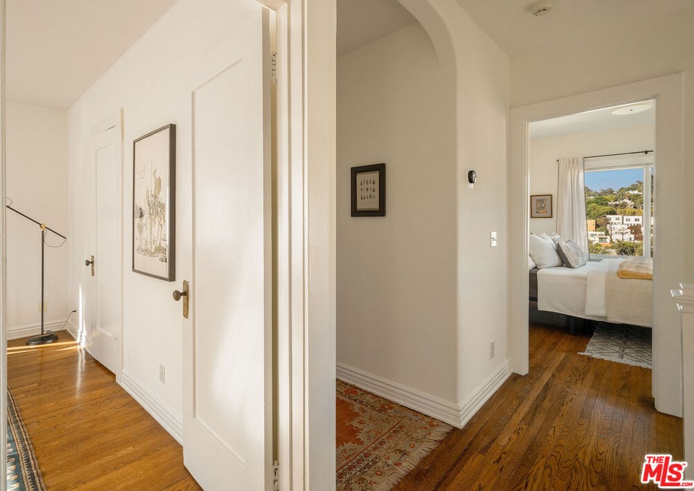 3311 Larissa Dr, Los Angeles CA  90026-6253 exterior