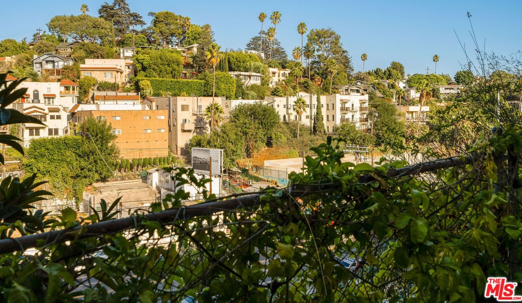 3311 Larissa Dr, Los Angeles CA  90026-6253 exterior