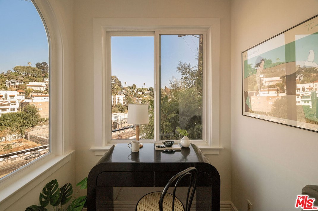 3311 Larissa Dr, Los Angeles CA  90026-6253 exterior