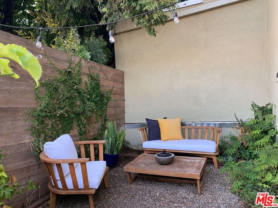 3311 Larissa Dr, Los Angeles CA  90026-6253 exterior