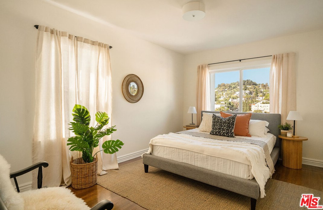 3311 Larissa Dr, Los Angeles CA  90026-6253 exterior