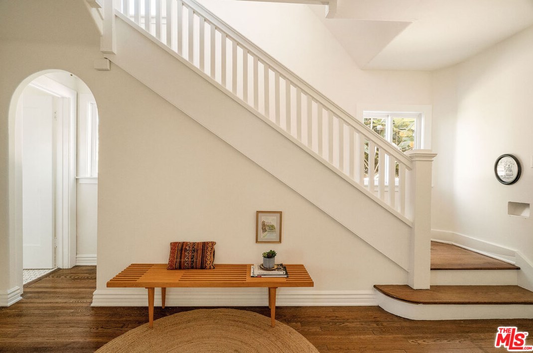 3311 Larissa Dr, Los Angeles CA  90026-6210 exterior