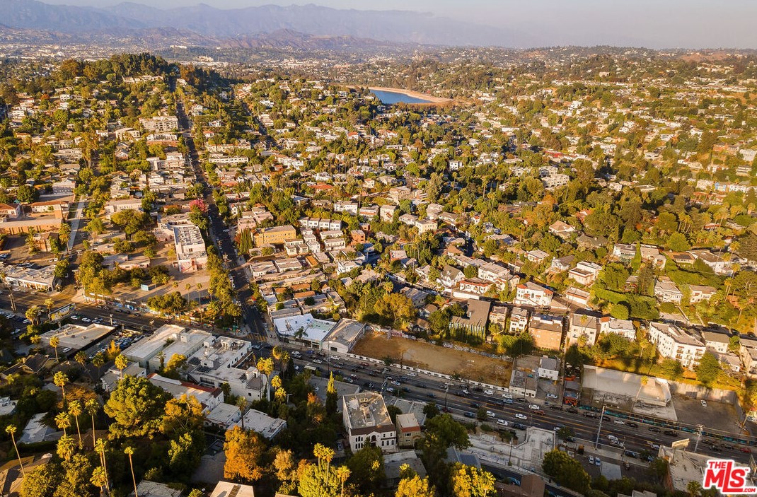 3311 Larissa Dr, Los Angeles CA  90026-6253 exterior