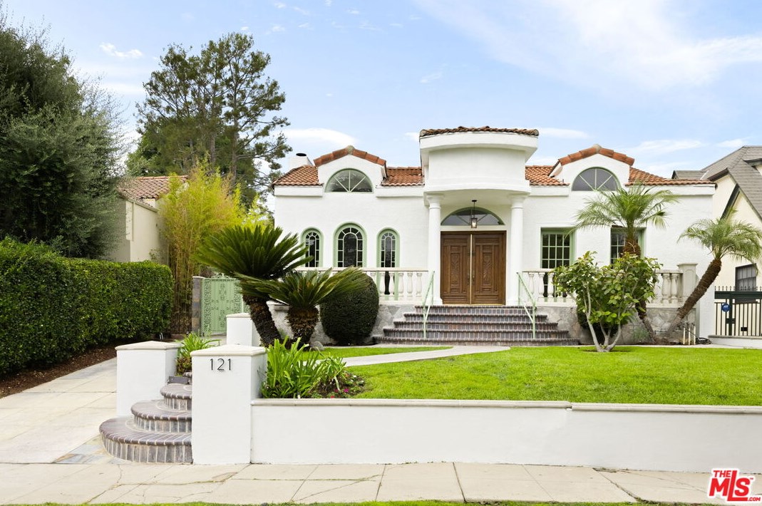 121 Irving Blvd, Los Angeles CA  90004-3804 exterior