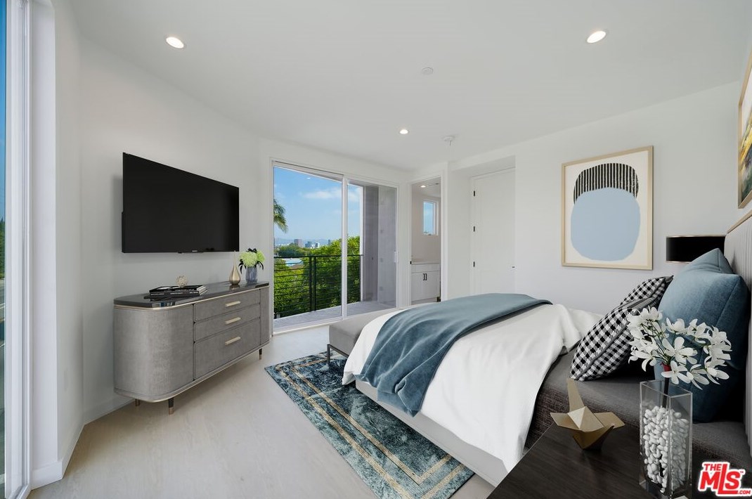 8926 Sawyer St, Los Angeles CA  90035-4140 exterior