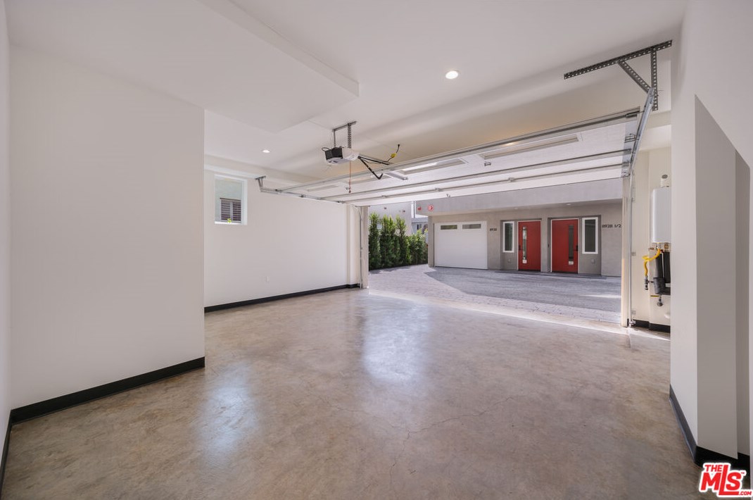 8926 Sawyer St, Los Angeles CA  90035-4140 exterior