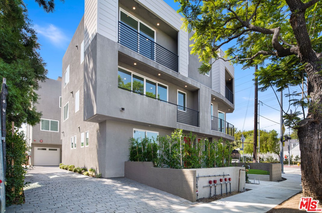 8926 Sawyer St, Los Angeles CA  90035-4140 exterior