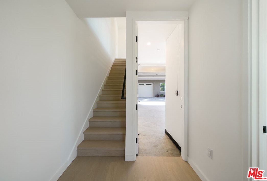 8926 Sawyer St, Los Angeles CA  90035-4140 exterior