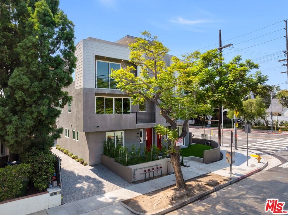 8926 Sawyer St, Los Angeles CA  90035-4140 exterior