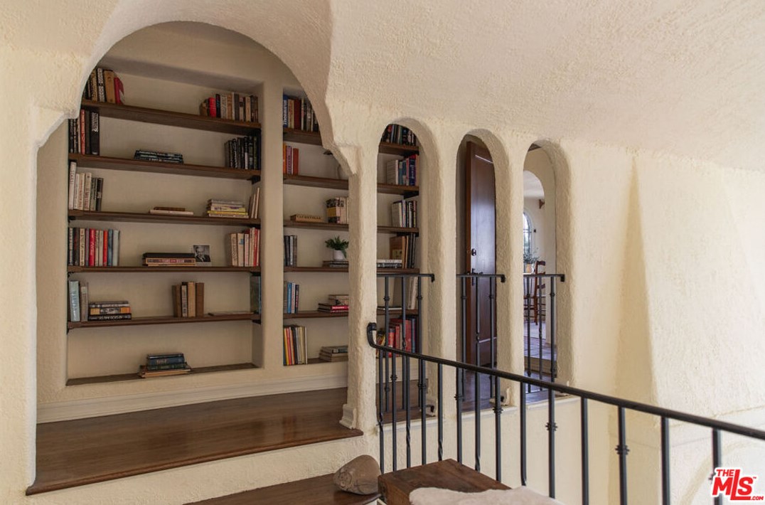 6662 Whitley Ter, Los Angeles CA  90068-3225 exterior