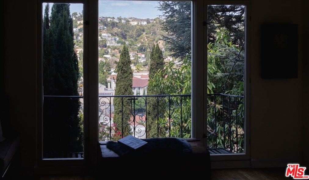 6662 Whitley Ter, Los Angeles CA  90068-3225 exterior