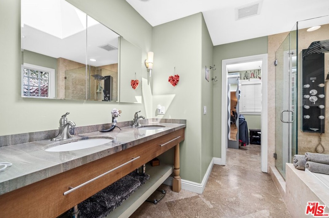 839 Center St, El Segundo CA 90245-3255 exterior